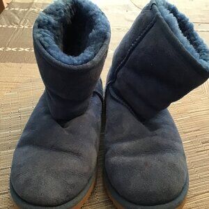 Girl's Size 3 Short Blue Suede Uggs Boots